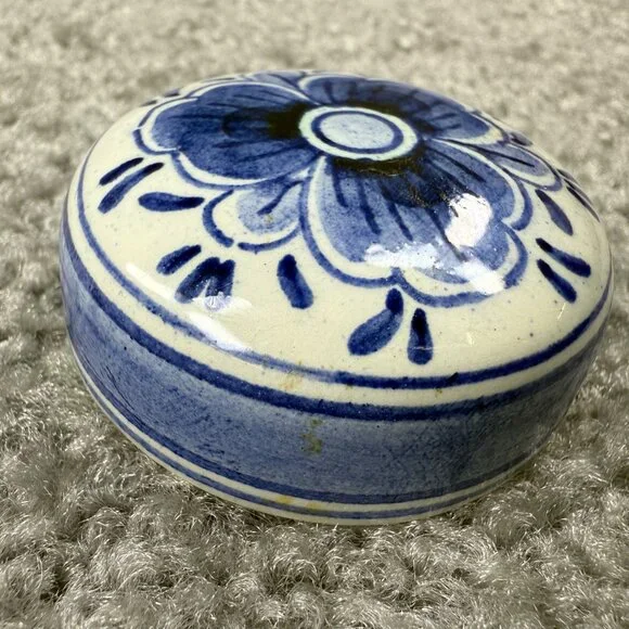 Ginger Jar Blue White Delft DP Pottery 13 B.W. Hand Painted Floral Vase with Lid - Picture 16 of 16
